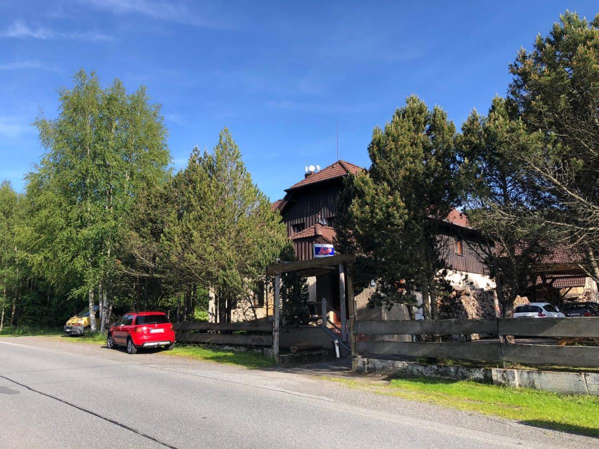 Penzion "Pod Hureckym Vrchem" Prasily Exterior foto