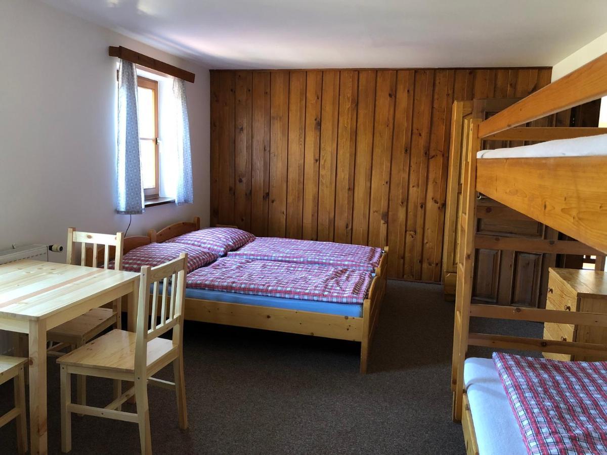 Penzion "Pod Hureckym Vrchem" Prasily Exterior foto